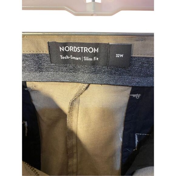 Nordstrom Mens Tech Smart Slim Fit Flat Front Shorts Size 32 - Picture 4 of 4